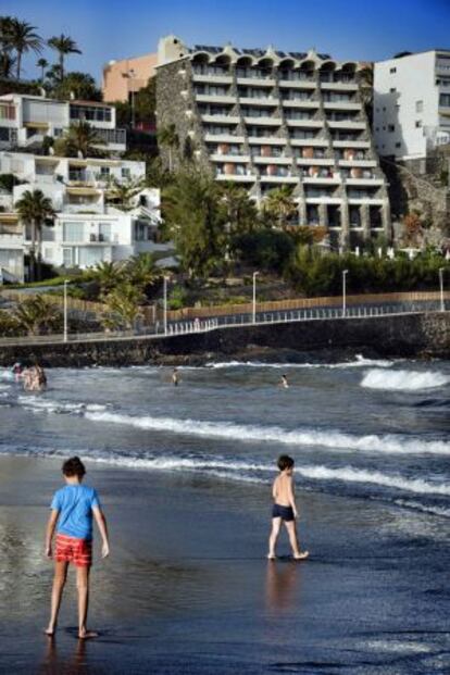 Fachada del complejo de apartamentos Buganvilla, en Gran Canaria.