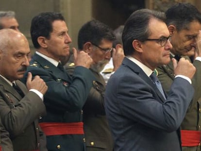 Catalan regional premier Artur Mas (second from right) during an official ceremony this week.