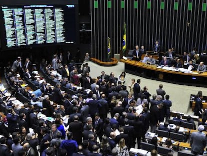 Deputados em vota&ccedil;&atilde;o nesta ter&ccedil;a-feira.