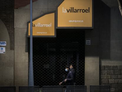 La Sala Villarroel de Barcelona cerrada a causa de la epidemia de coronavirus.