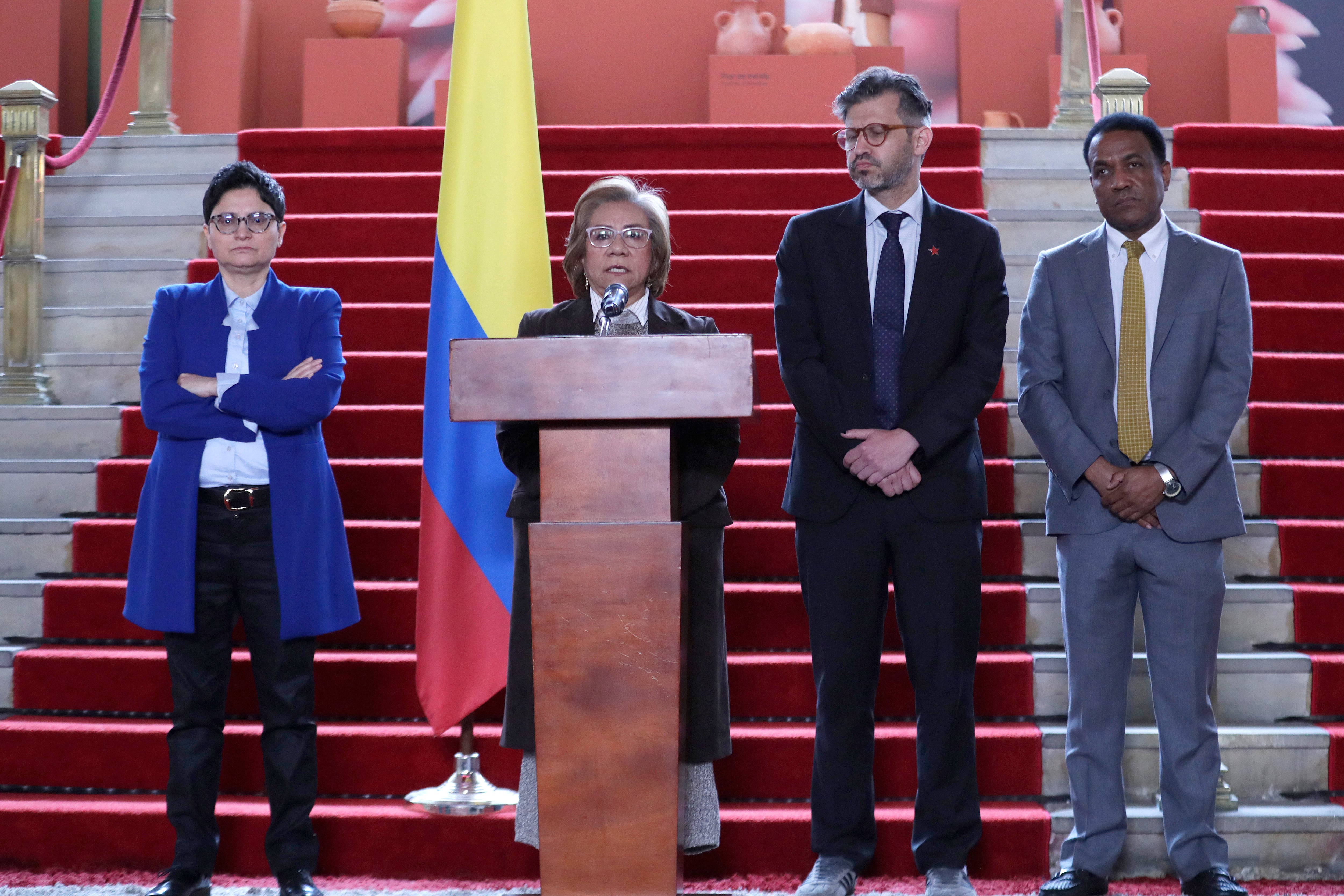 Colombia expulsa al embajador de Bolivia