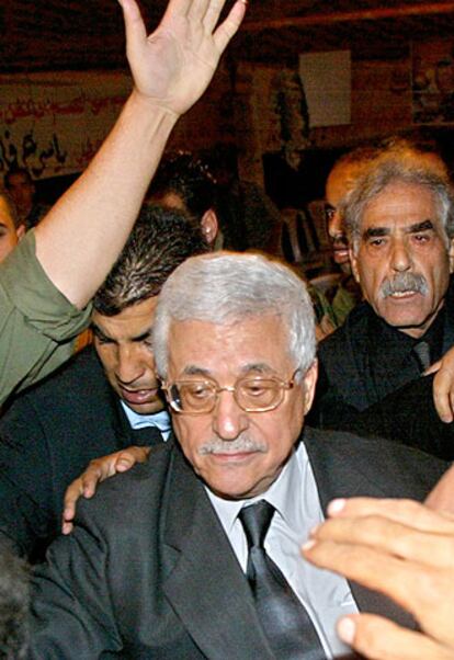 Mahmud Abbas abandona el acto fúnebre de Gaza durante el tiroteo.