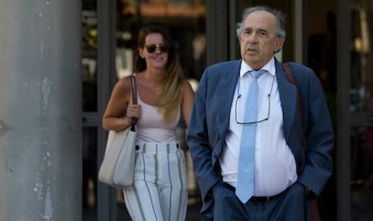 Álvarez Conde, principal implicado en la trama, a su llegada este lunes a los juzgados.