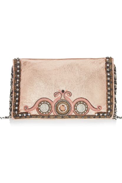 Esta cartera es perfecta para combinar con un look lady. Es de Matthew Williamson (1.170 euros).