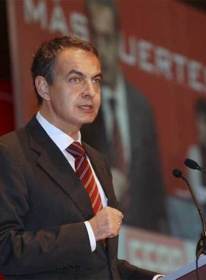 El presidente del Gobierno, José Luis Rodríguez Zapatero, durante su intervención hoy del 9º Congreso Confederal de CCOO.