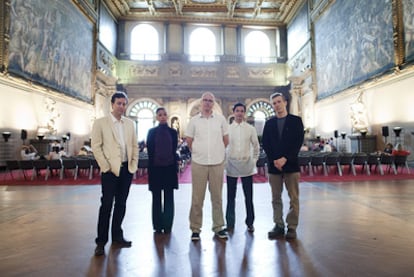 Wells Tower, Marie Ndiaye, Aleksandar Hemon, Miguel Syjuco y David Mitchell (de izquierda a derecha), fotografiados durante el Festival de los Escritores celebrado en junio con motivo del fallo del Premio Gregor von Rezzori-Ciudad de Florencia.