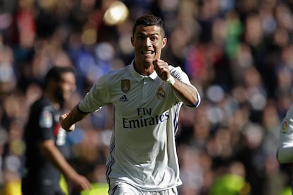 La celebración de Cristiano después del gol de cabeza al Granada