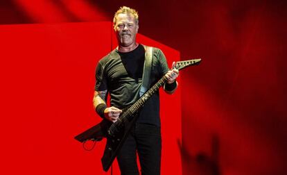 James Hetfield de Metallica toca en el Austin City Limits Festival, en Austin, en octubre de 2018.