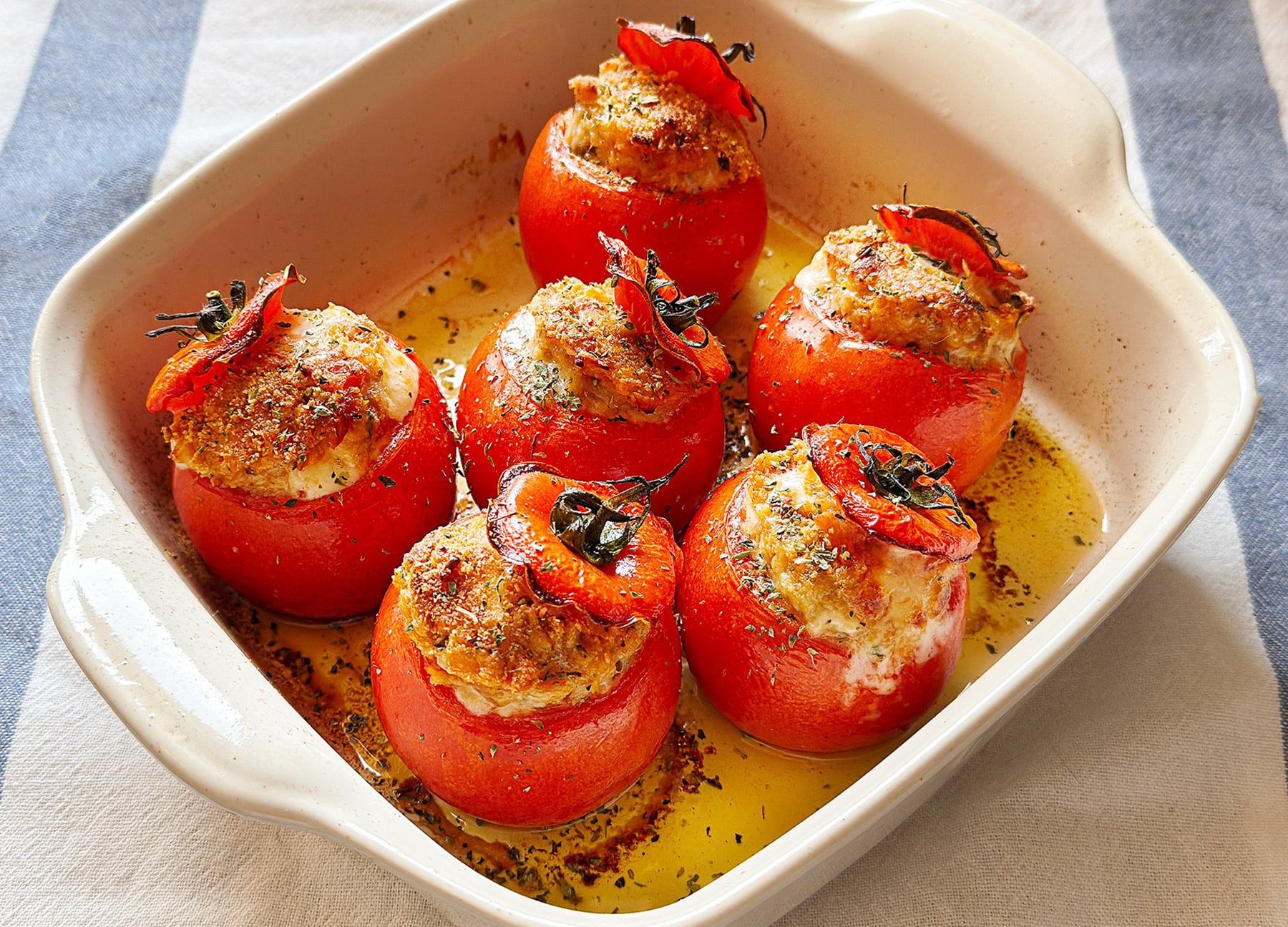 Un tomate y tres rellenos para unirlos a todos: nuevas recetas para un clásico