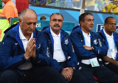 A equipe técnica do Brasil: Scolari, Murtosa, Parreira e Paixão.