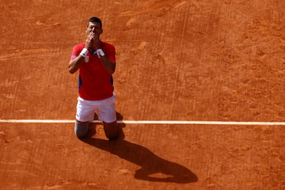 Djokovic, tras ganar a Alcaraz en la final individual masculina de tenis.