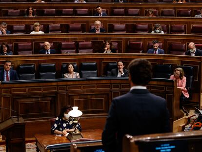 Pablo Casado, durante una sesión de control al Gobierno celebrada en el Congreso en junio.
