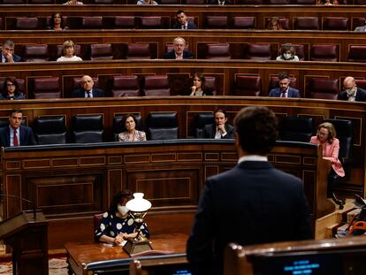 El presidente del Partido Popular, Pablo Casado, durante la sesión de Control al Gobierno celebrada el pasado 17 de junio en el Congreso de los Diputados.