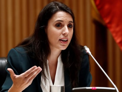 La ministra de Igualdad, Irene Montero, en la Comisión de Reconstrucción en el Congreso.