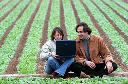 Míriam Ruiz y Juan Martínez Climent, pareja y fundadores de Agroterra.com.