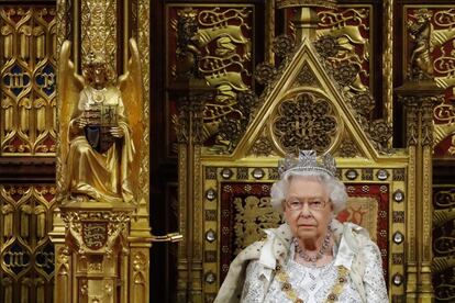 La reina no estuvo acompañada por su esposo Felipe de Edimburgo, retirado de la vida oficial.