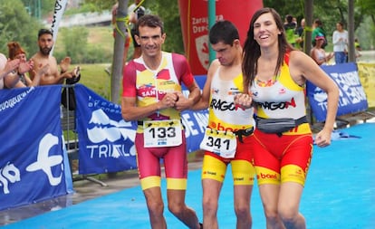 Jesús Sánchez, Jorge España y Mapi Martínez, durante la prueba.