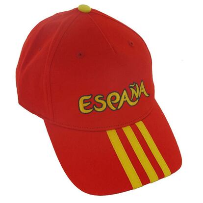 Protegidos del sol con la gorra oficial de la selección (9,95 euros).