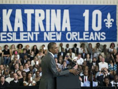 En el barrio más golpeado por la inundación hace diez años, Obama celebró el espíritu de recuperación de la ciudad del Mississippi