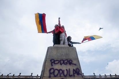 Manifestantes en las calles de Bogotá este 21 de abril de 2024.