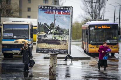 Cartel de reclutamiento en Donetsk.