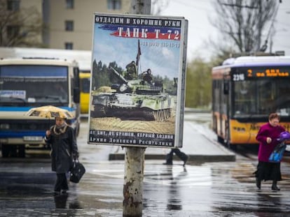 Cartel de reclutamiento en Donetsk.