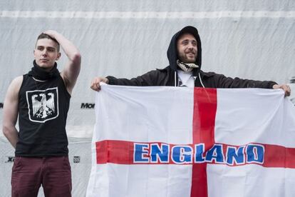 Manifestantes en una concentración de la rama británica del movimiento xenófobo e islamófobo PEGIDA, el sábado en Londres.