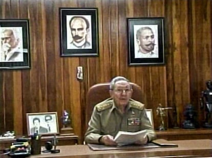 Captura de la televisión cubana que muestra al presidente Raúl Castro dirigiendose al país. Castro dijo que Cuba había acordado restablecer relaciones diplomáticas con los Estados Unidos.