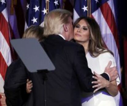 Donald y Melania Trump, ayer durante la celebraci&oacute;n de los resultados.