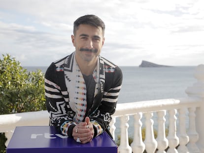 El cantante Rayden, posa en Benidorm días antes de su participación en la segunda semifinal del festival musical.