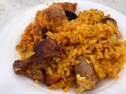 SUELTO, SUAVE, CON UN SABOR DELICIOSO / CAPEL