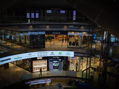 Vista general del interior del Centro Comercial Las Arenas en Barcelona.