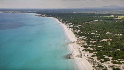 Vista a&eacute;rea de la playa de Es Trenc Mallorca.