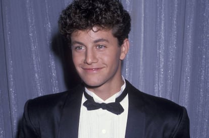 Kirk Cameron en 1989. Era un ídolo juvenil y promesa de la pantalla gracias a la serie 'Los problemas crecen' (1985-1992).