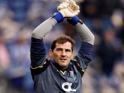 Iker Casillas y 380amk ‘fichan’ por el C.F. Pozuelo