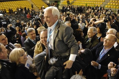 Ourense PP members hoist Jos&eacute; Luis Baltar aloft in 2010.