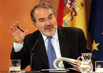 Pedro Solbes, vicepresidente y ministro de Economía y Hacienda.