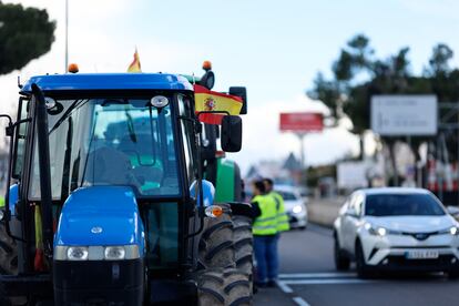 Tractorada en la autovía A3 en sentido Madrid el pasado sábado.