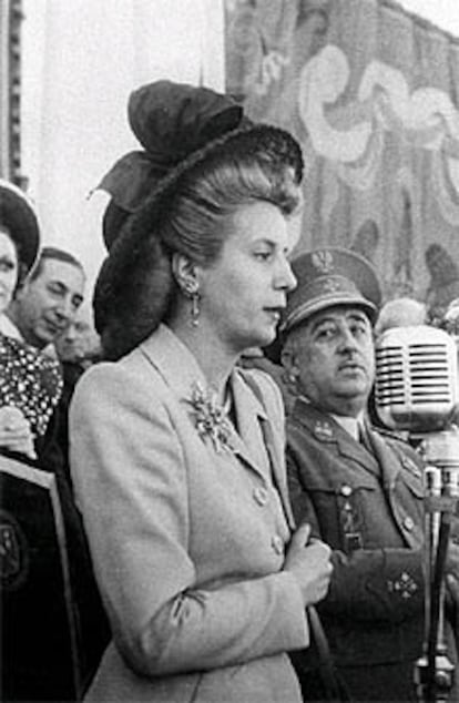 Eva Perón, junto a Francisco Franco, en Madrid, en 1947.