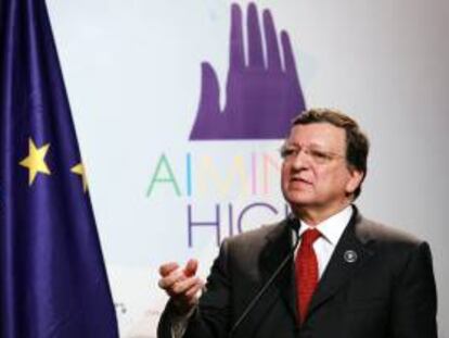 El presidente de la Comisión Europe, José Manuel Durao Barroso, durante una rueda de prensa al final de la clausura de la primera Cumbre de la Comunidad de Estados Latinoamericanos y Caribeños (Celac) y la Unión Europea (UE), en Santiago de Chile.