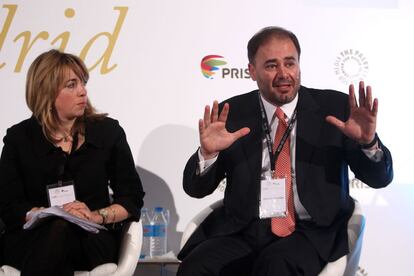 Wadah Khanfar, presidente de Sharq Forum, durante su intervención, en presencia de Katharine Viner, de 'The Guardian'.