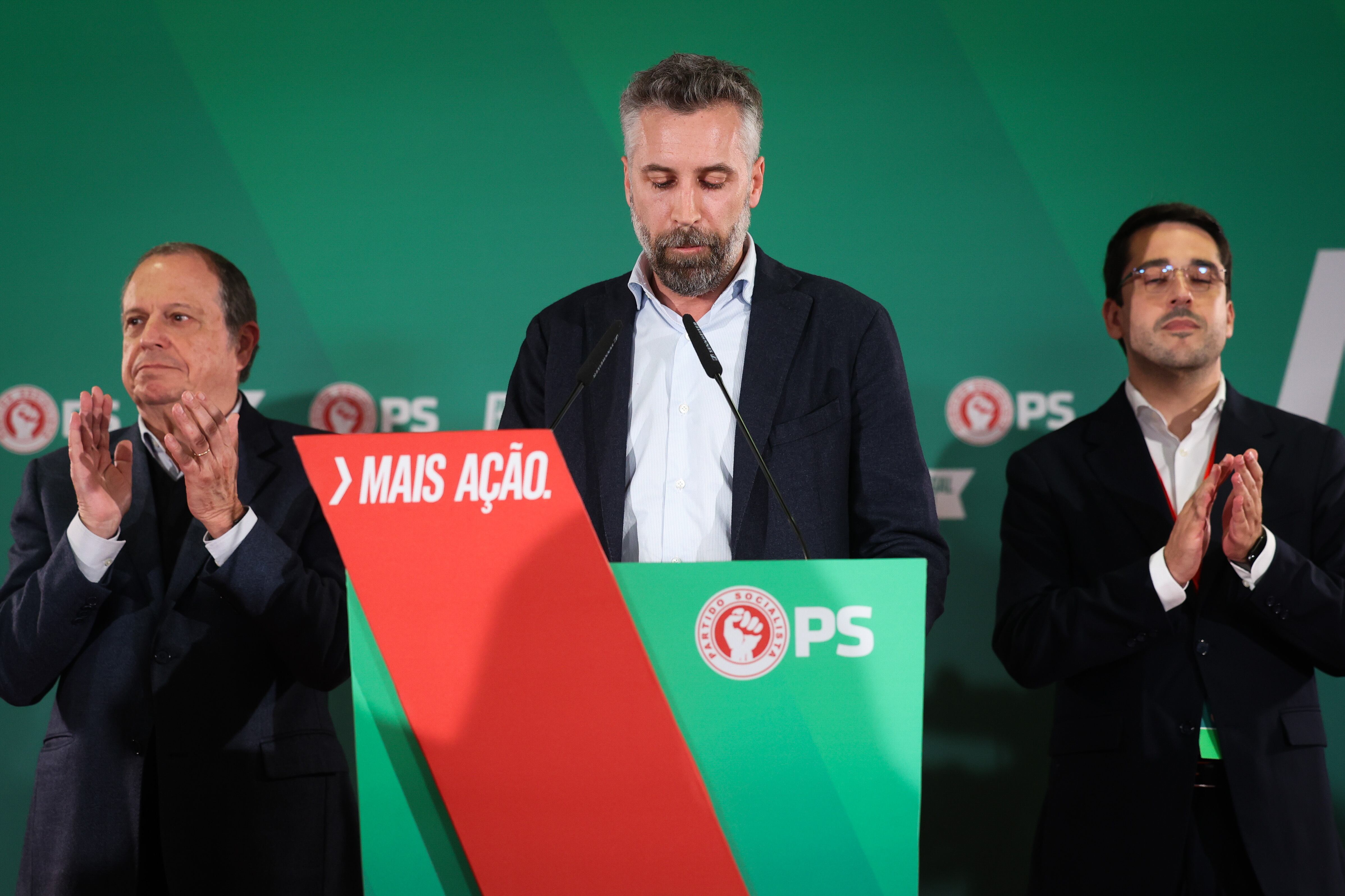 El líder socialista, Pedro Nuno Santos, durante el discurso en el que reconoció su derrota en Lisboa.