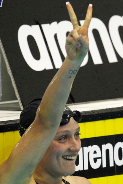 Mireia festeja su segunda medalla de oro.