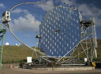 El telescopio de rayos gamma Magic está instalado en el observatorio de El Roque de los Muchachos en La Palma (Canarias)