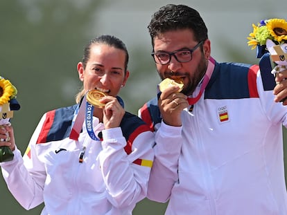 Fátima Gálvez y Alberto Fernández, con las medallas de oro.