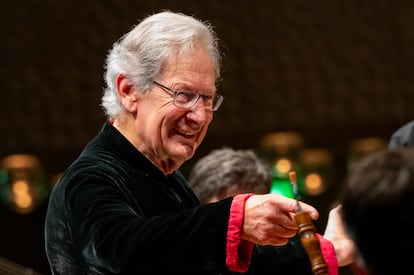 John Eliot Gardiner, en su primer concierto con su nueva formación, en diciembre de 2024 en Hamburgo.