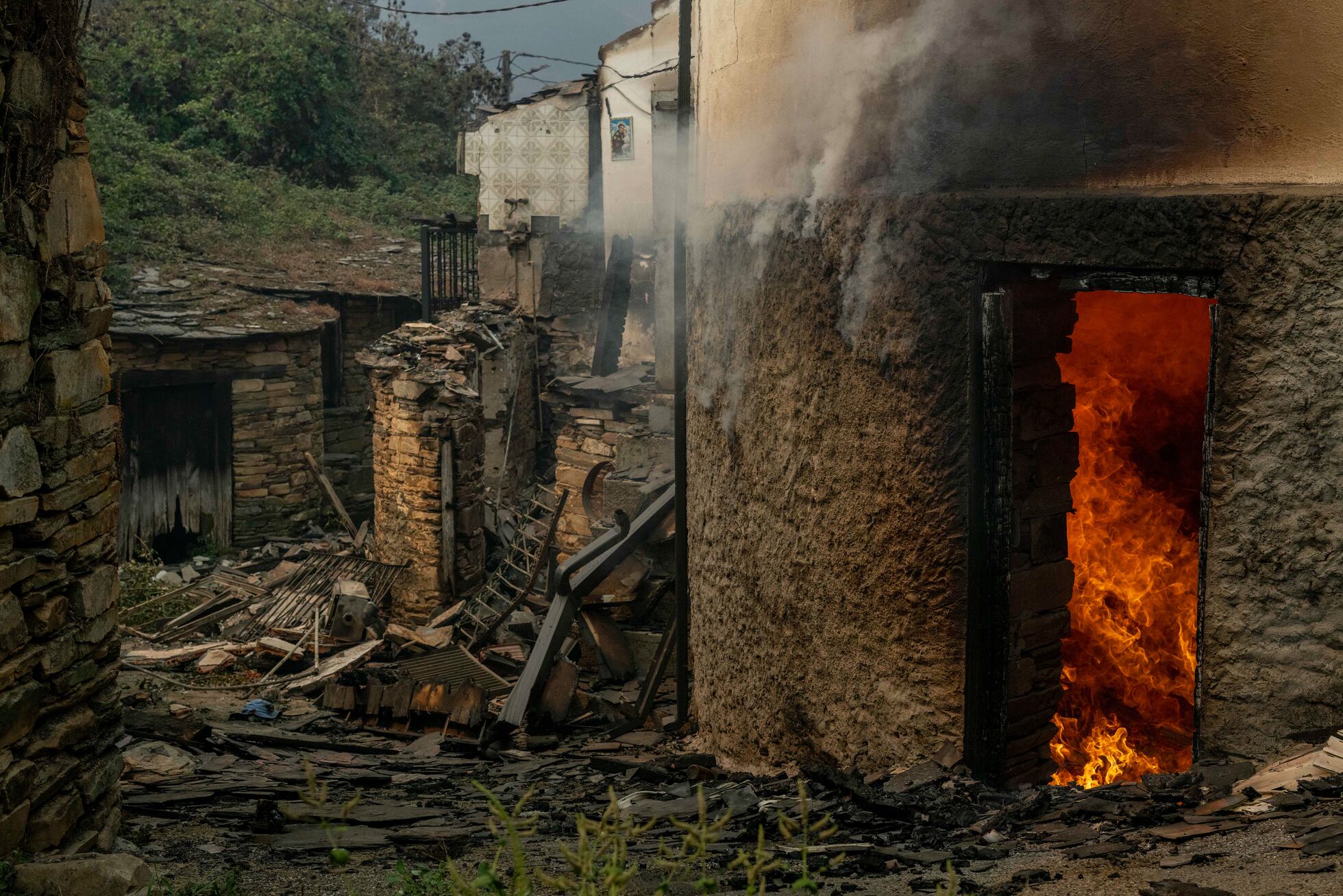 La ola de incendios en España: las zonas más afectadas, en imágenes ...