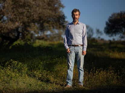 José Antonio Lozano, concejal y líder del PP en el Ayuntamiento de Nerva (Huelva), que deja el cargo porque la Junta no cierra el vertedero local.