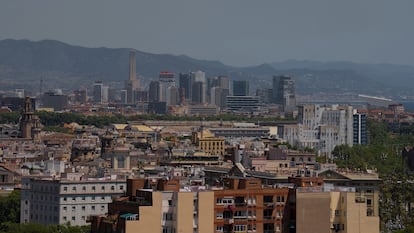 Viviendas vistas desde el mirador del Poble Sec, Barcelona.