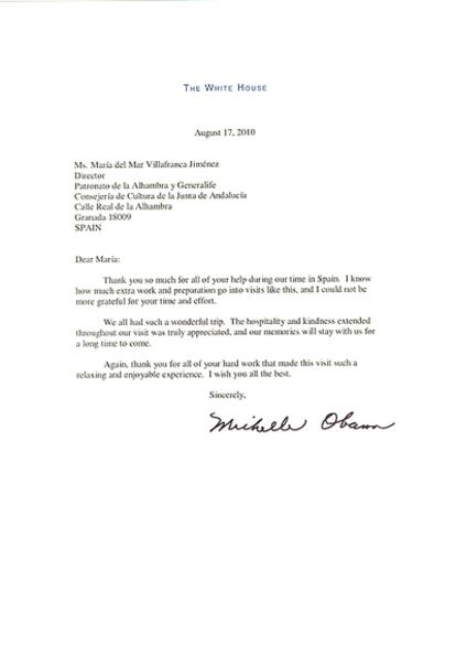 Carta de Michelle Obama a la directora del Patronato de la Alhambra y el Generalife, María del Mar Villafranca. "La hospitalidad y amabilidad derrochada durante nuestra visita ha sido verdaderamente estimada", dice la misisva.
